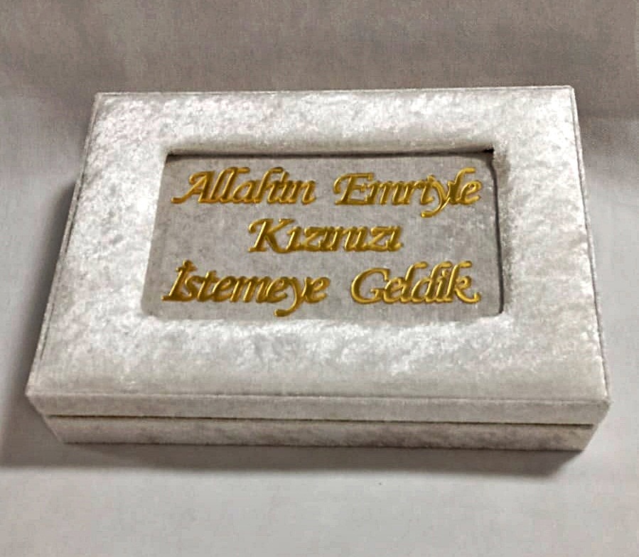 NR 750 GR KIZ İSTEME ÇİKOLATA KUTUSU KREM