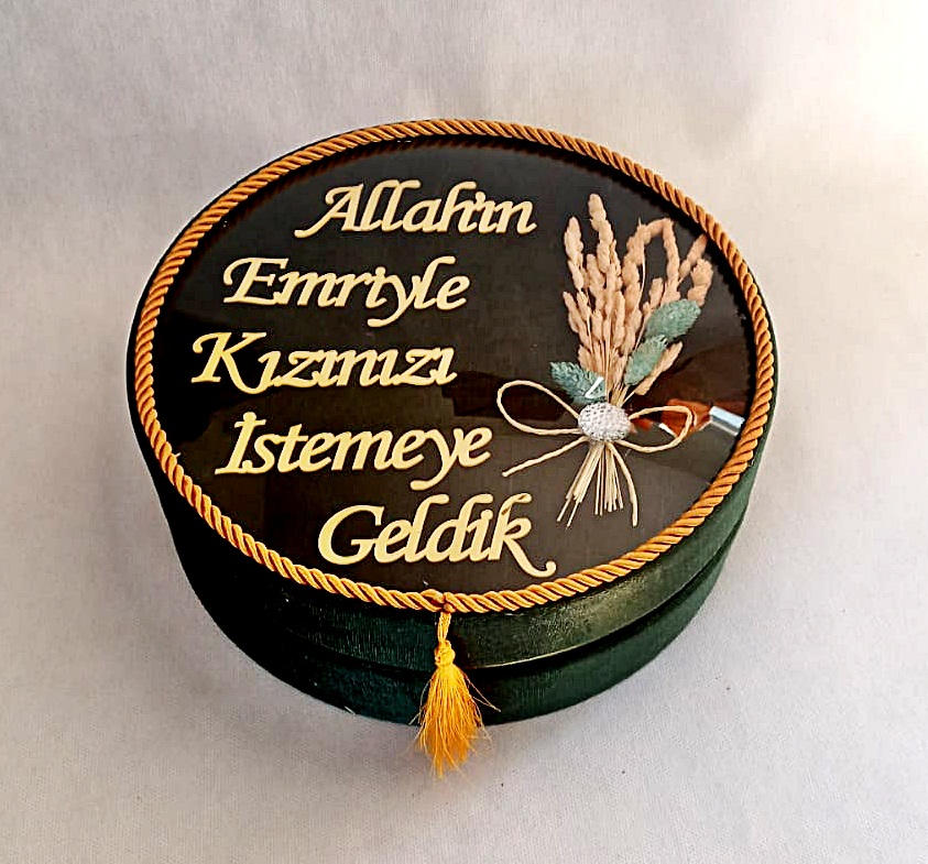 NR BOMBE CAMLI KIZ İSTEME YAZILI KADİFE KUTU YEŞİL