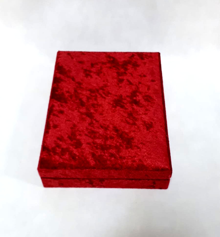NR KADİFE 750 GR DİKDÖRTGEN BORDO KUTU