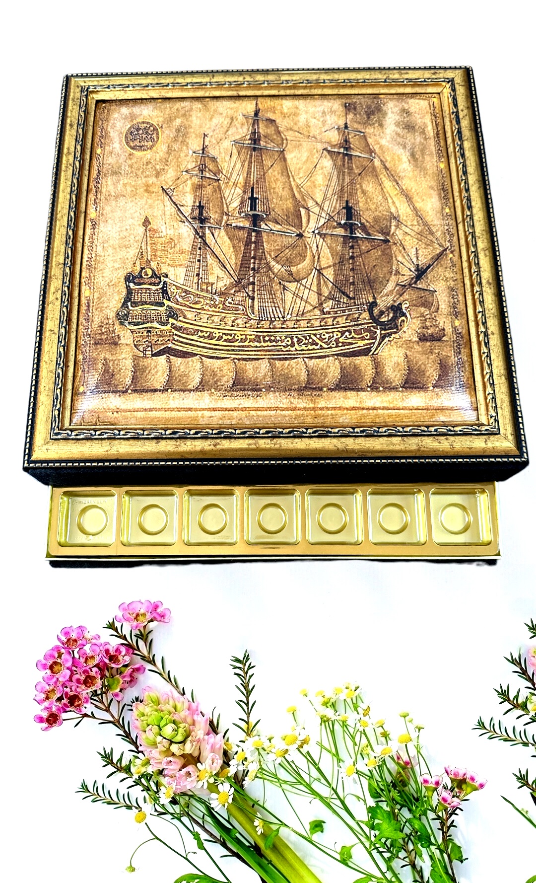 LB 49 GÖZLÜ KANVAS ÜZERİ SİMLİ ALTIN EL İŞÇİLİĞİ ÇALIŞMASI 32*32 CM -55